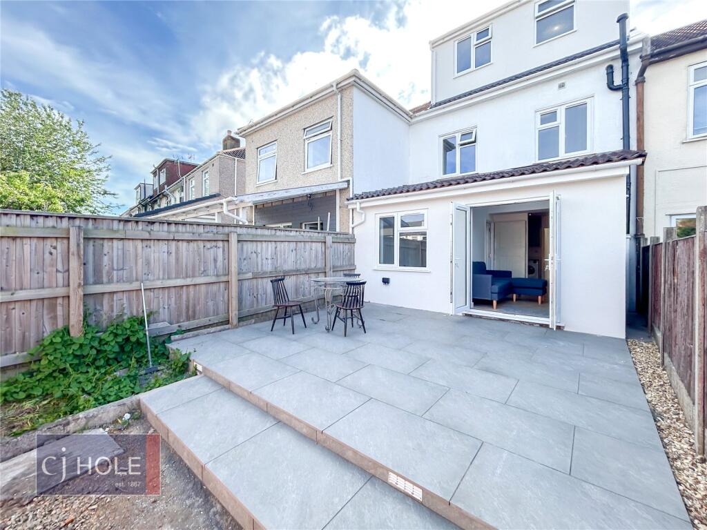 6 bedroom terraced house for rent