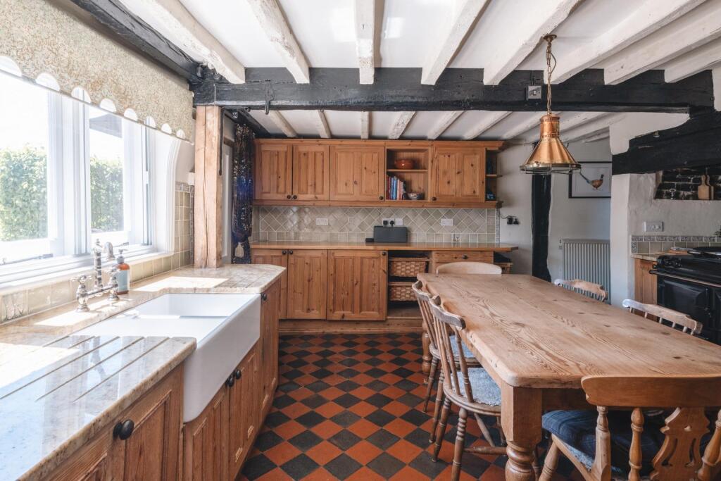 House in Havant, Hampshire - View 2