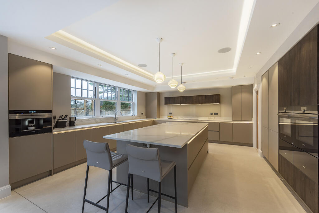 House in Harpenden, West Common - View 4