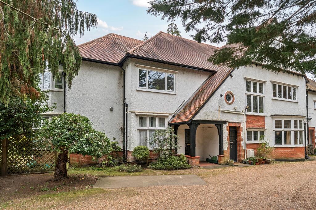 Main image of property: Old Woking Road, West Byfleet, KT14