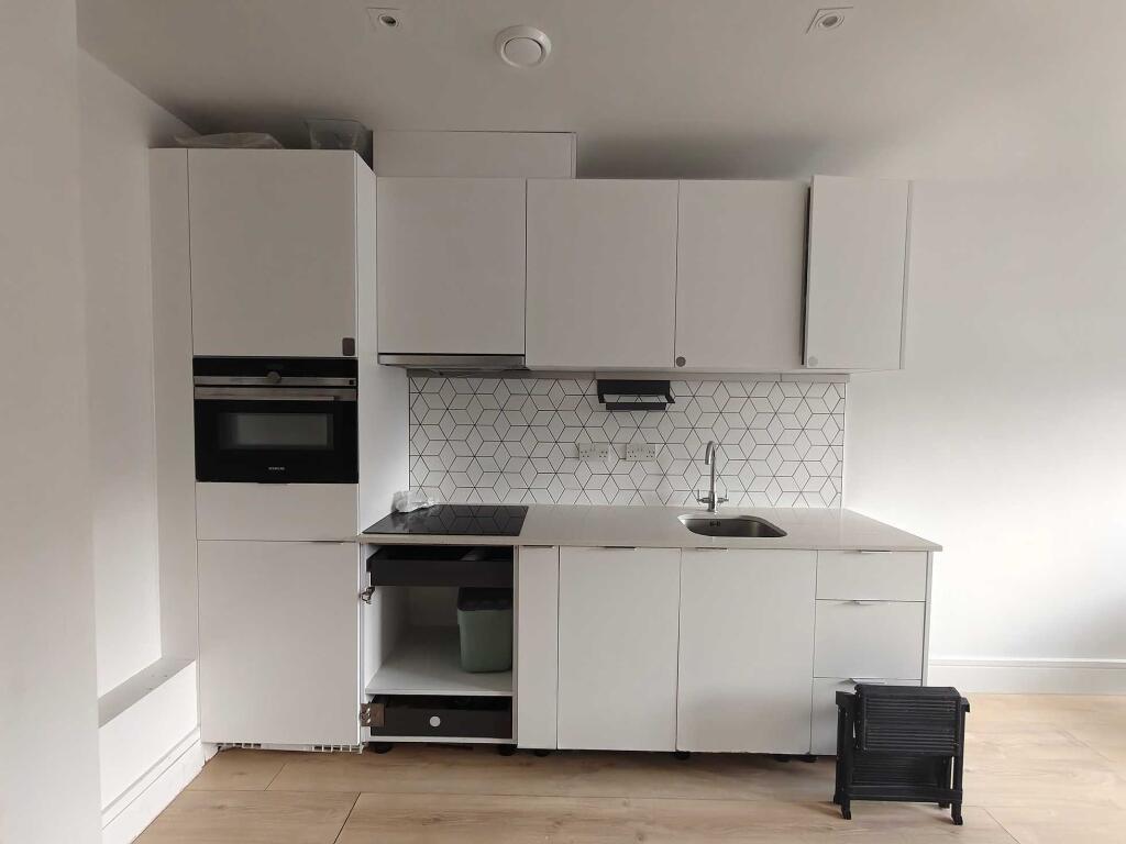 Apartment in London - View 4