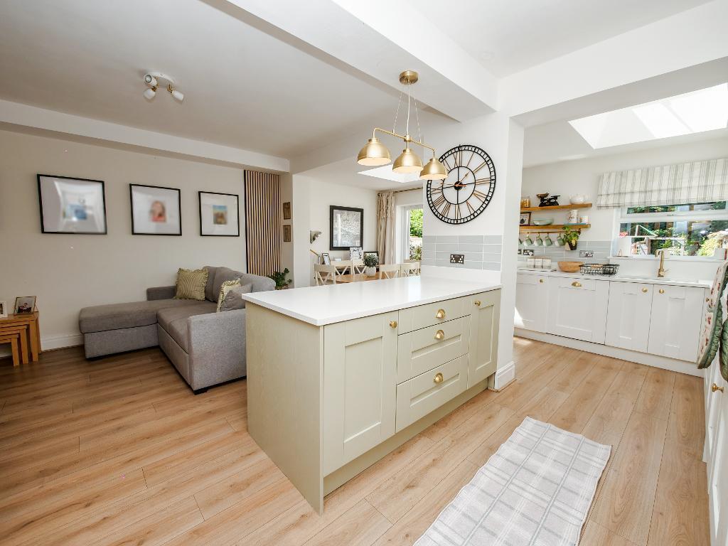 House in Sefton, Marshside - More