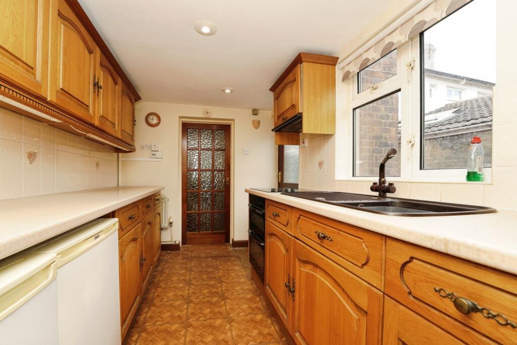 House in Gloucester - View 4