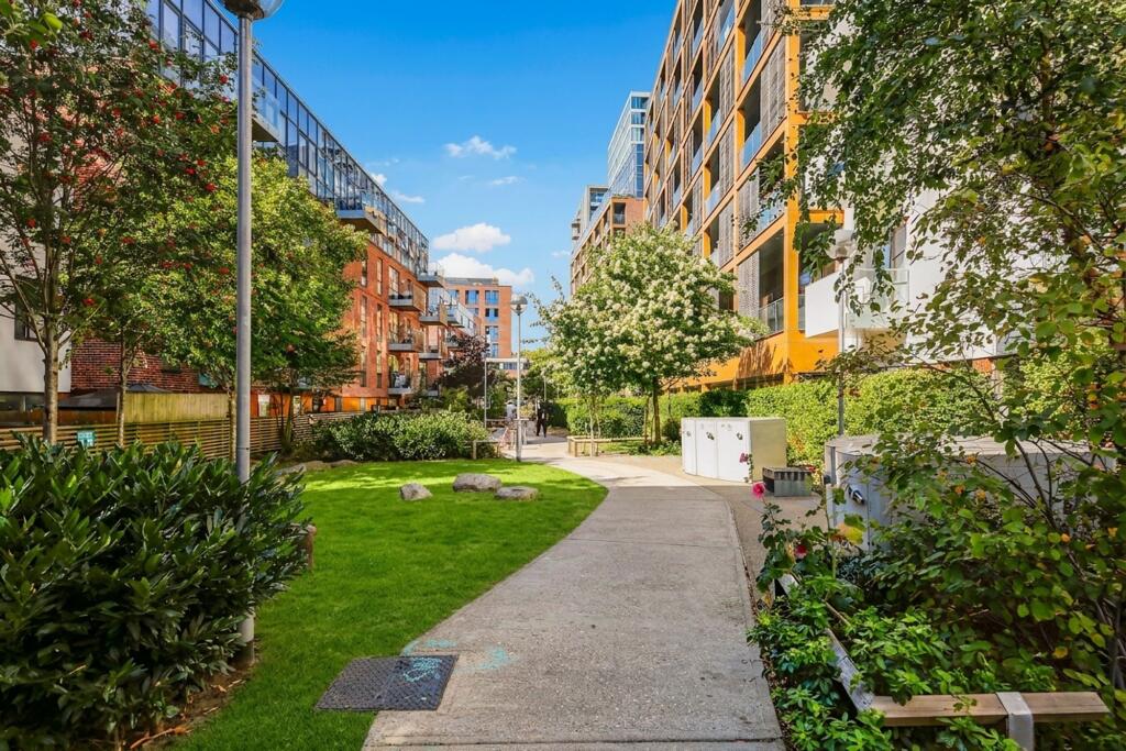 Apartment in London - View 5