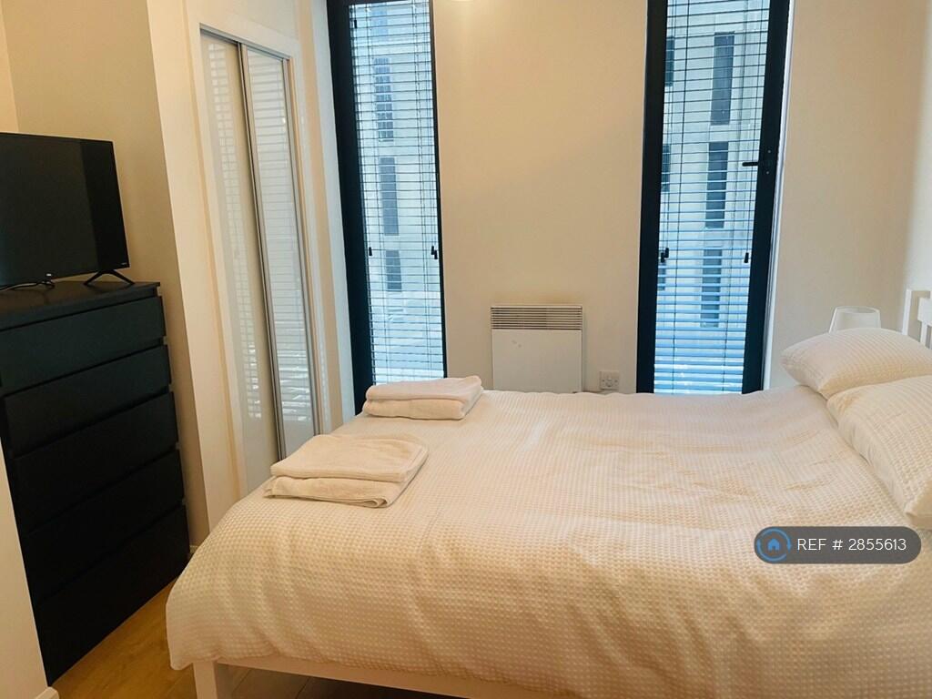 Apartment in Liverpool, Waterfront, Vauxhall - More