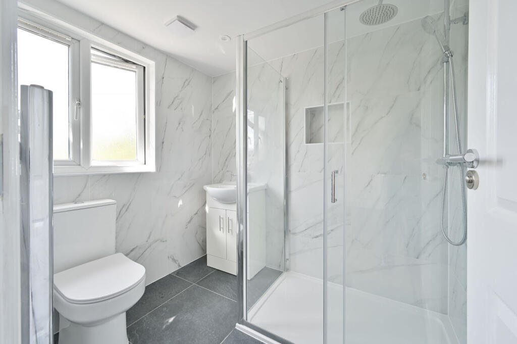 House in Harrow - View 5