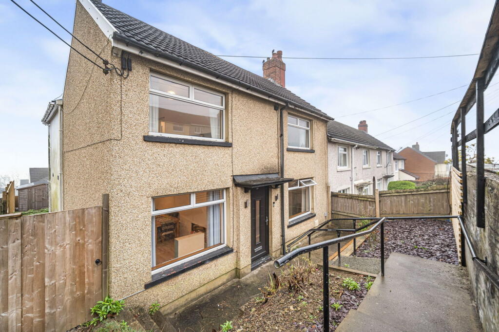 Main image of property: Fflorens Road, Newbridge, Newport, NP11 3EB
