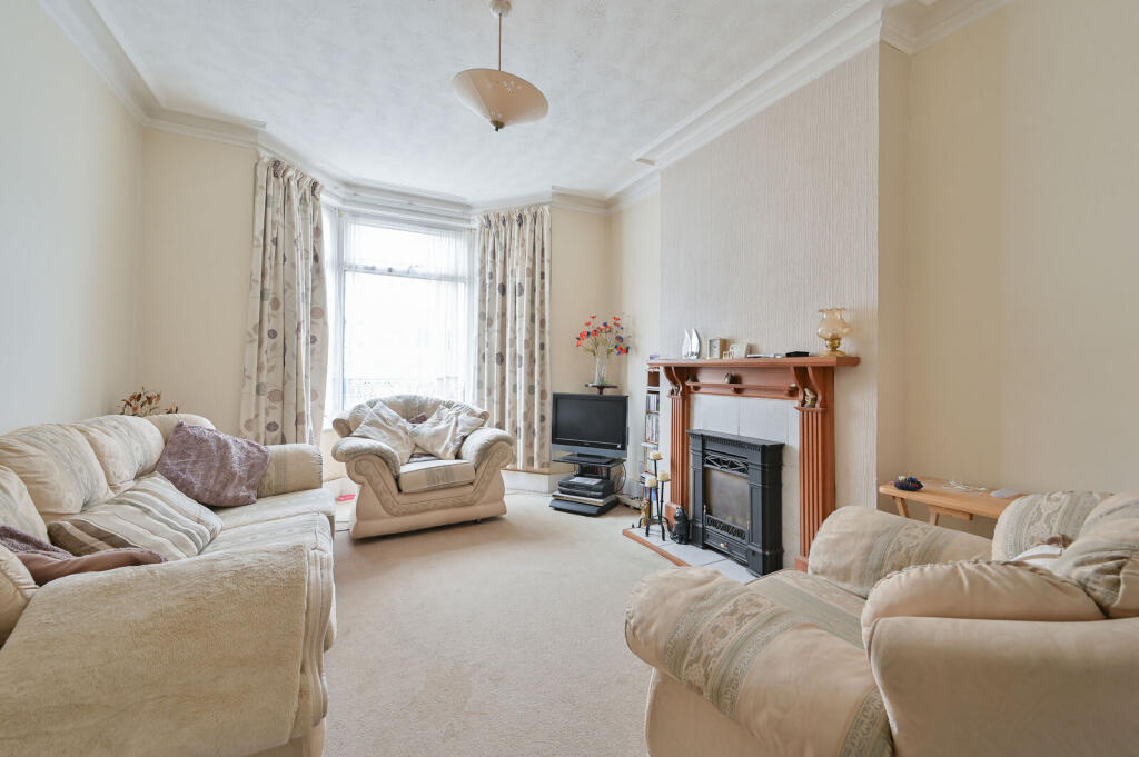 House in Watford - View 3