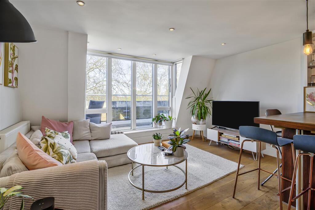 Main image of property: Clapham Common South Side, SW4