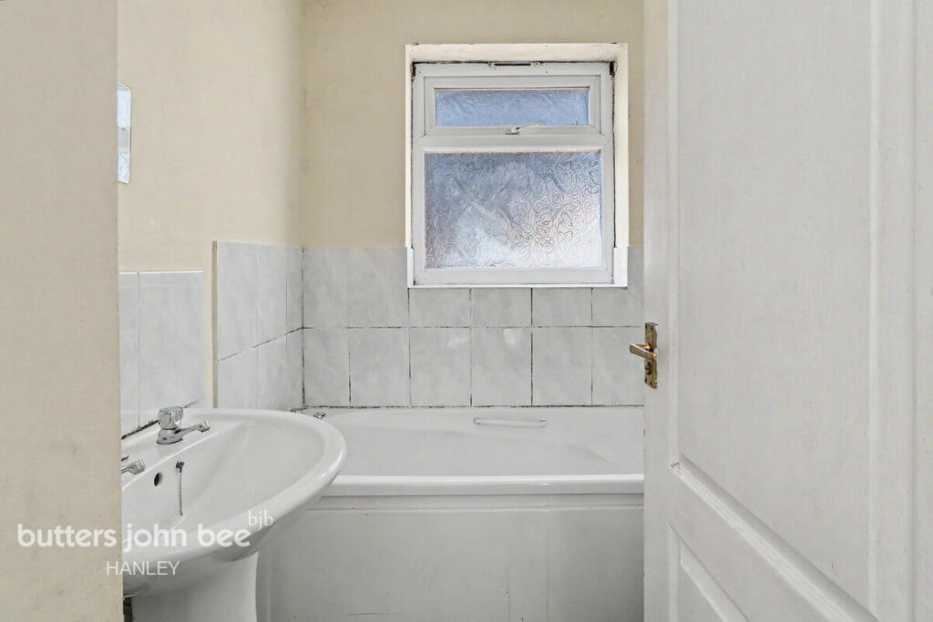 House in Stoke-on-Trent - View 4