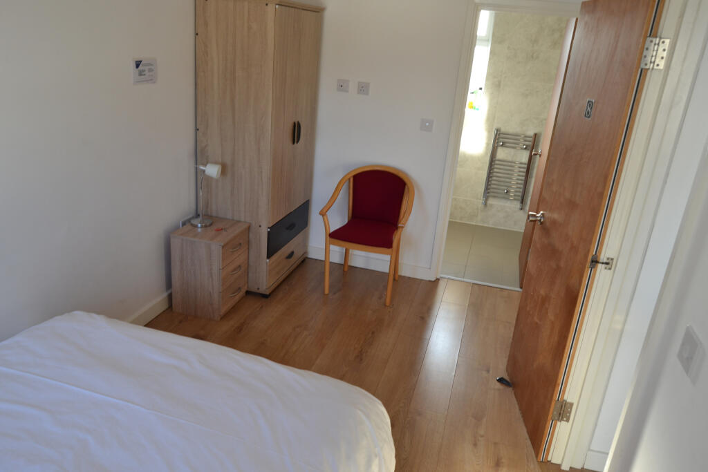 House in Romford - View 4