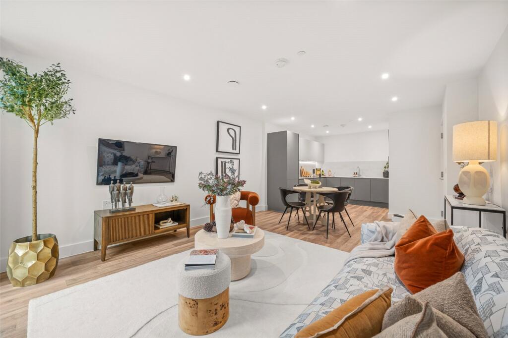 Main image of property: Carnival Place, Wellington Road, Wokingham, Berkshire, RG40