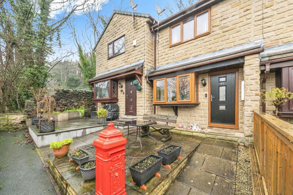 Main image of property: High Road, Earlsheaton, DEWSBURY