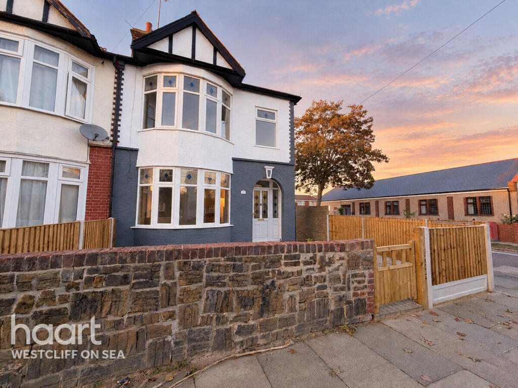 3-bed semi-detached on North Avenue, SOUTHEND-ON-SEA, £375,000