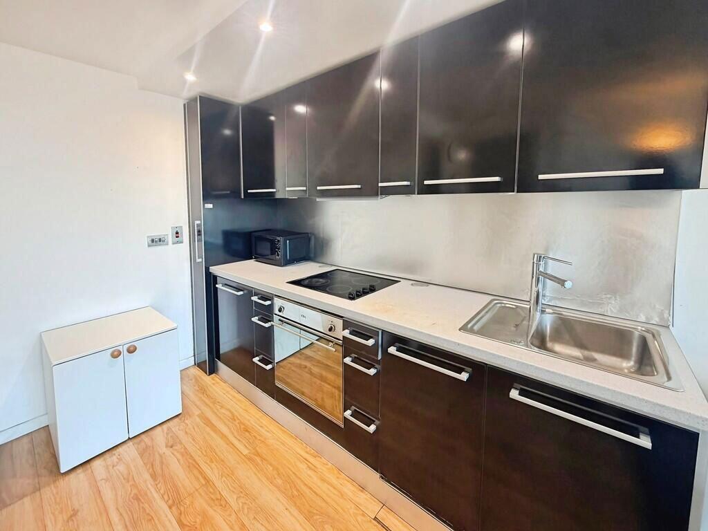 Wellington Street, Leeds, West Yorkshire, LS1 4JT photo 5