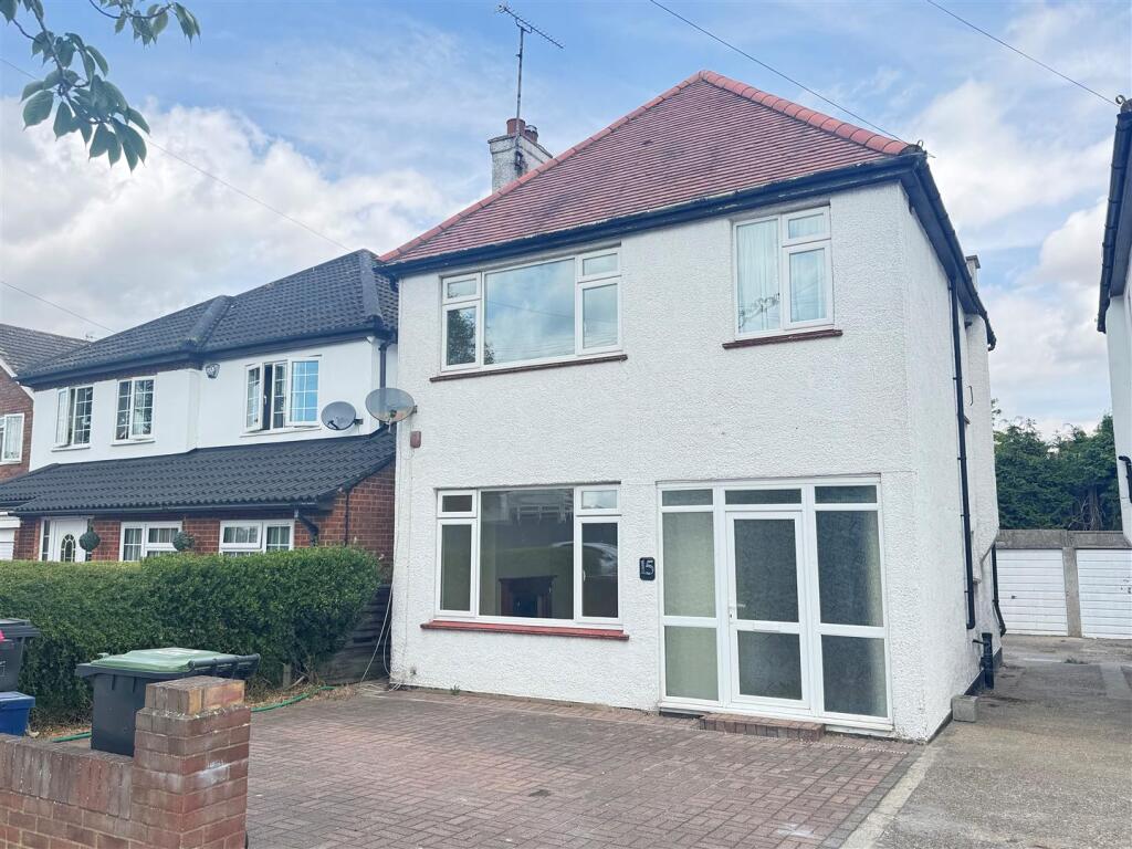 Main image of property: Carlton Avenue, Westcliff-On-Sea