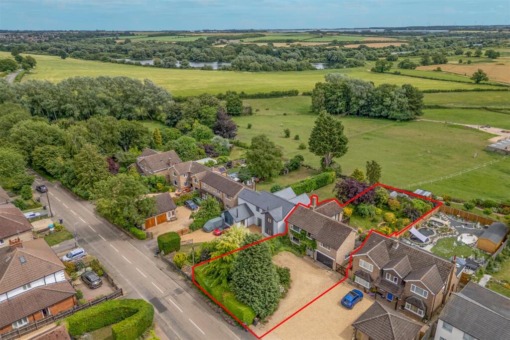 House in Great Addington, North Northamptonshire - View 3