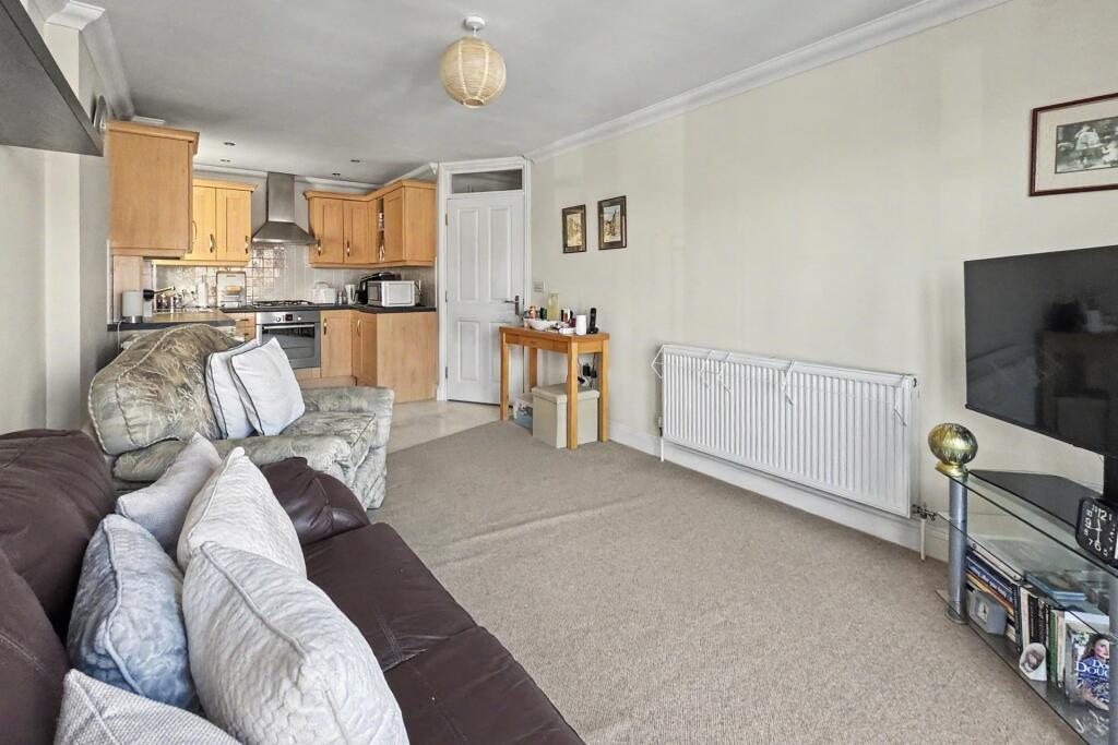 Apartment in Southampton - View 4