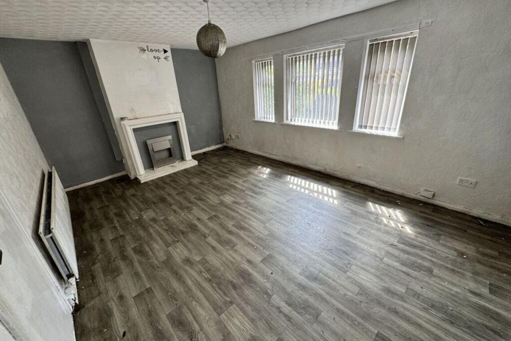 Pemberton Road, Woodchurch, CH49 7PD photo 3