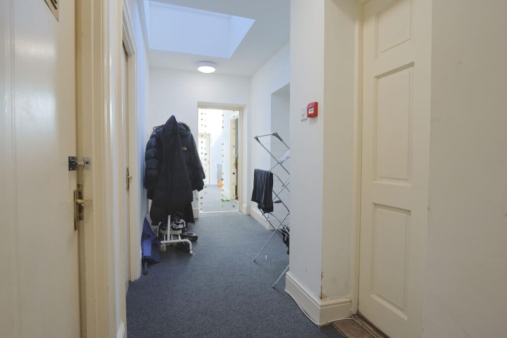 5 bedroom flat for rent