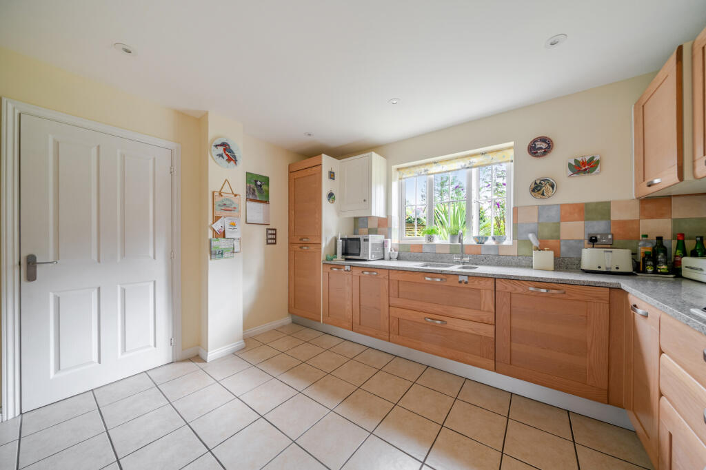 House in Waverley, Camelsdale, Haslemere - View 5