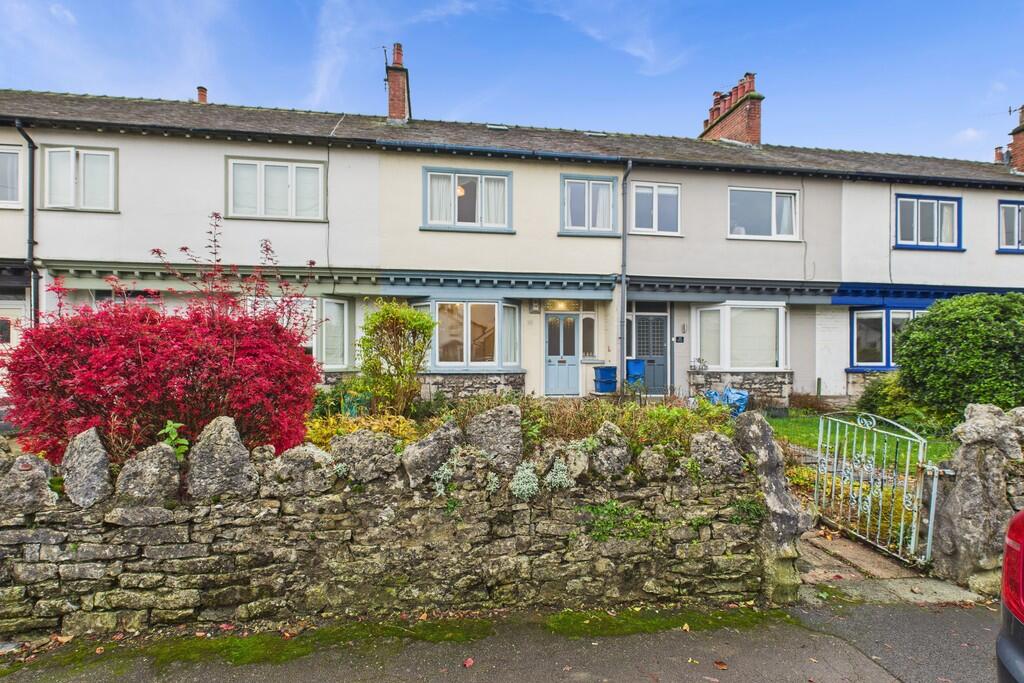 Main image of property: 27 Crescent Green, Kendal, Cumbria, LA9 6DR