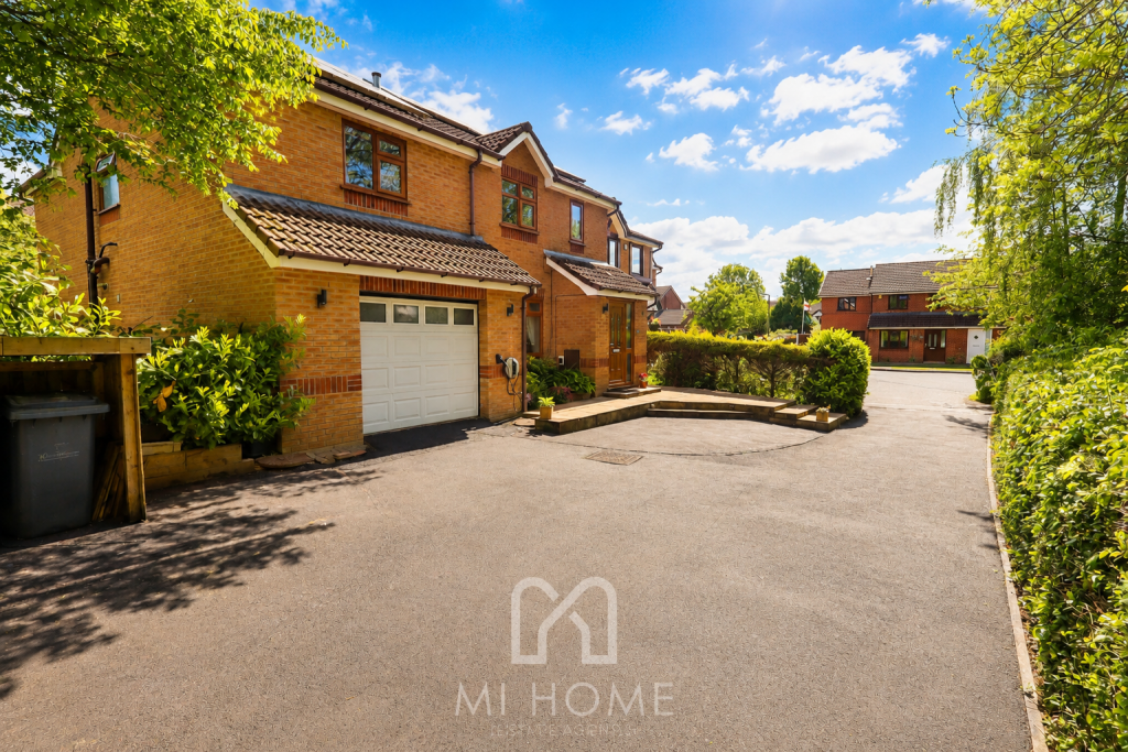 Main image of property: Eskham Close, Wesham, Preston, PR4