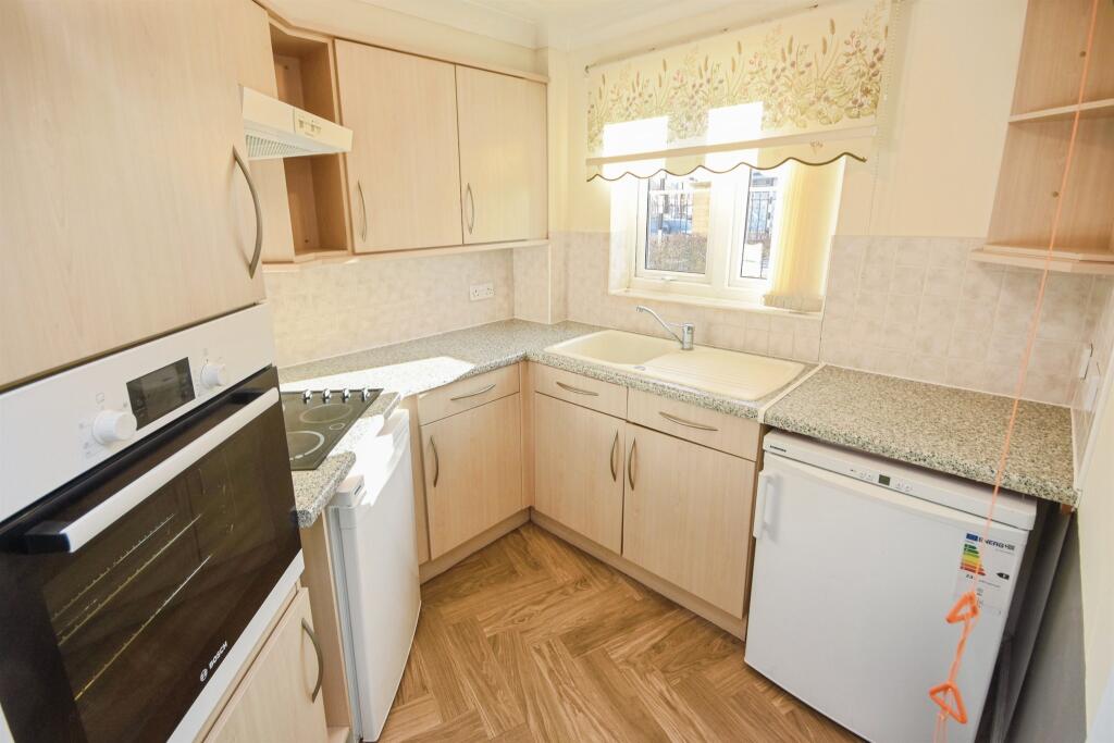 Apartment in Braintree, Essex - View 4