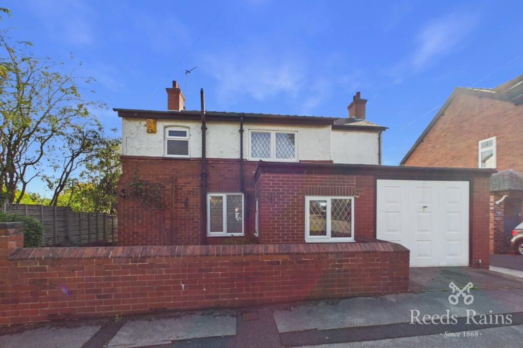House in Wakefield, West Yorkshire - More
