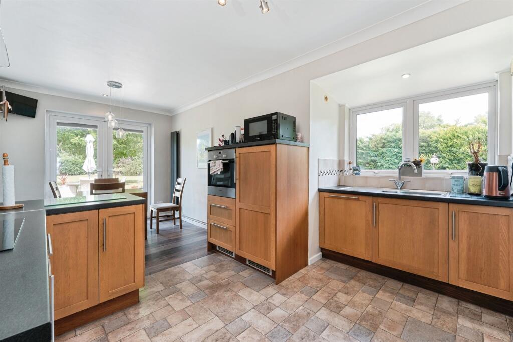 House in West Suffolk, Lakenheath - More