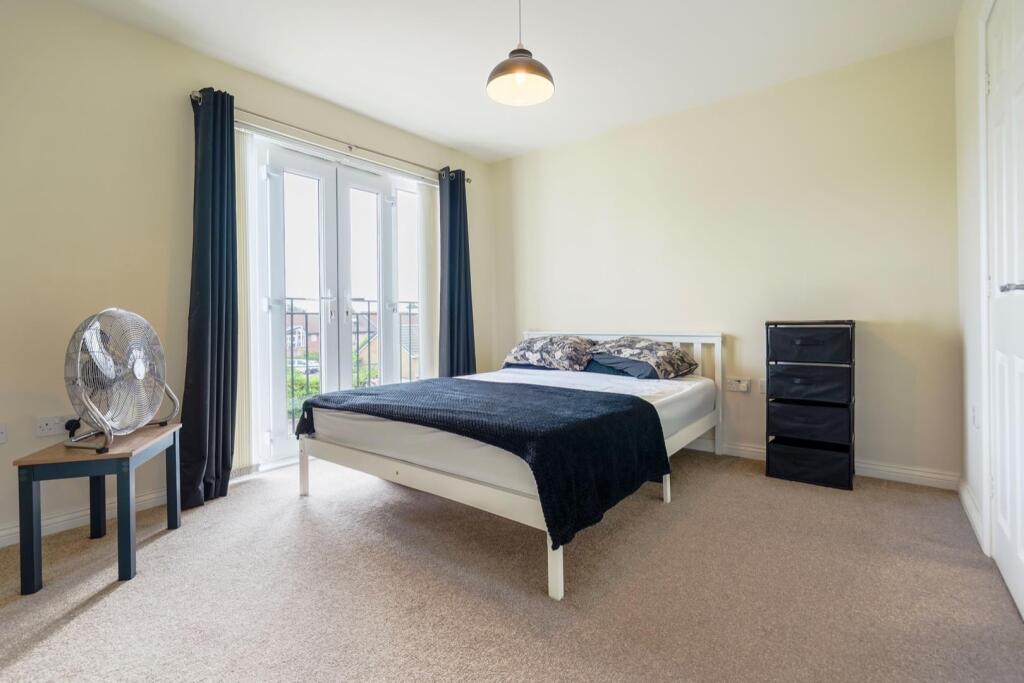 Apartment in North Tyneside, North East - View 4