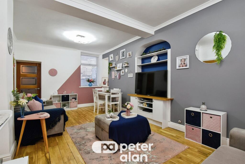 House in Godreaman, Aberaman North - More