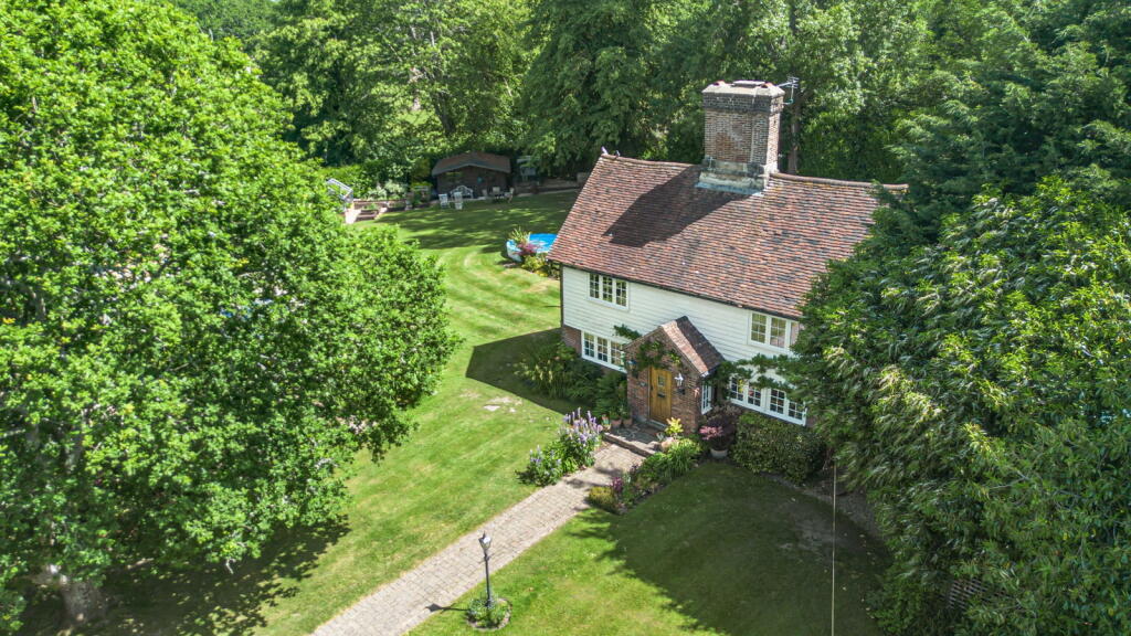 Main image of property: Brighton Road, Monks Gate, Horsham, West Sussex, RH13 6JD