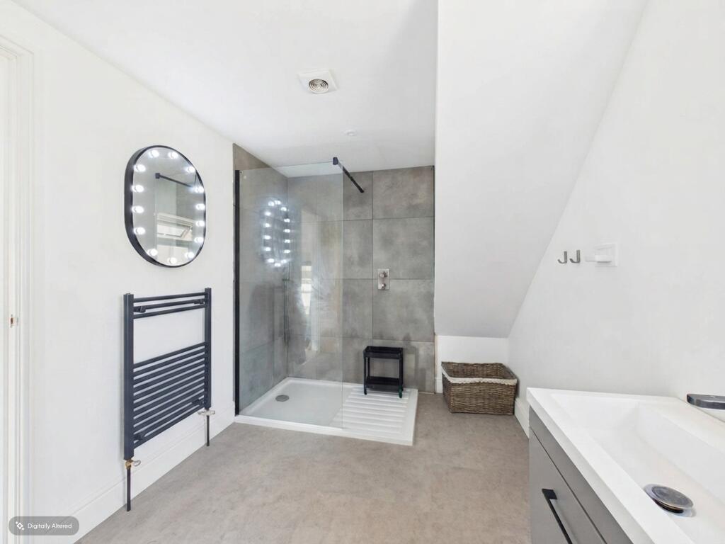 House in Slough - View 5