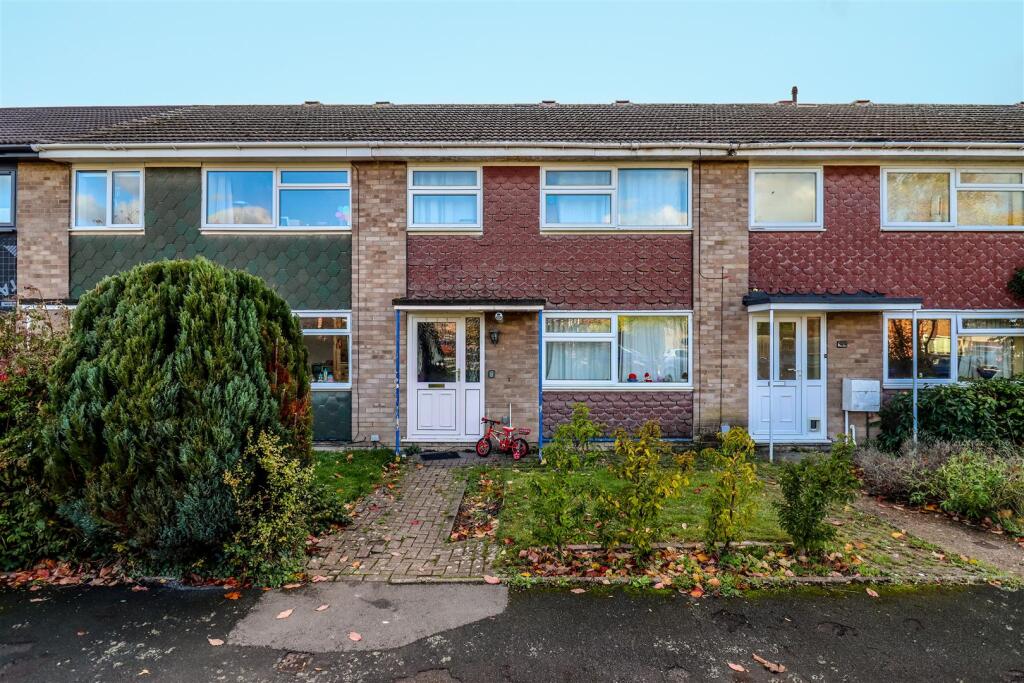 3-bed terraced on Edinburgh Avenue, Sawston, £295,000