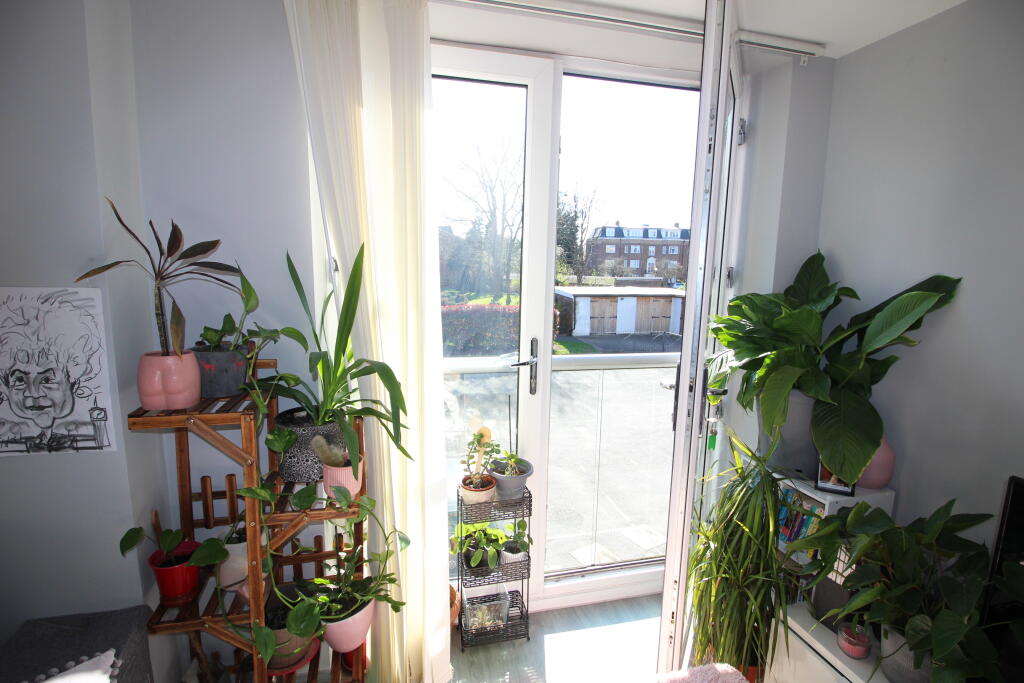 Apartment in Kingston upon Thames - View 5
