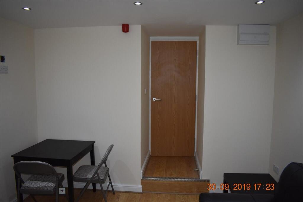 House in Cardiff - View 4