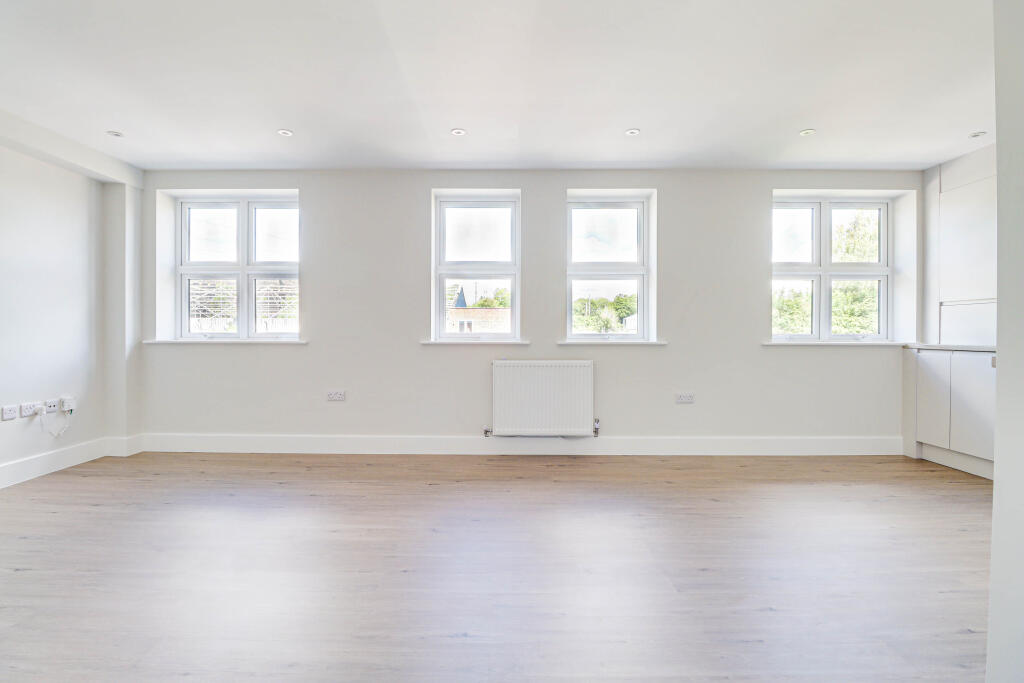 Apartment in St Albans - View 5