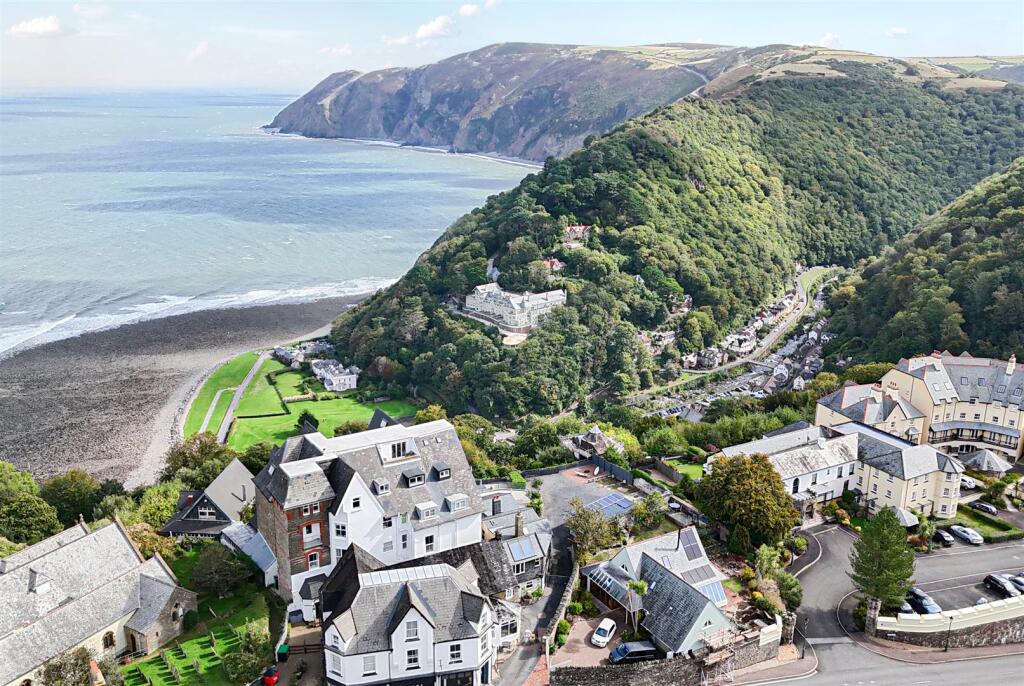 Castle Hill, Lynton photo 3