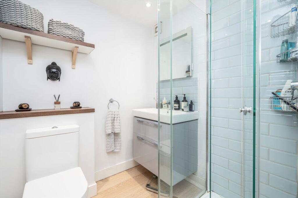 Apartment in London, St. George in the East, Wapping - View 5