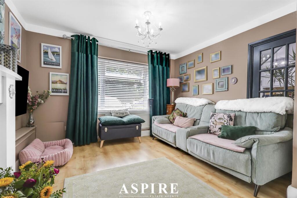 House in Southend-on-Sea - View 5