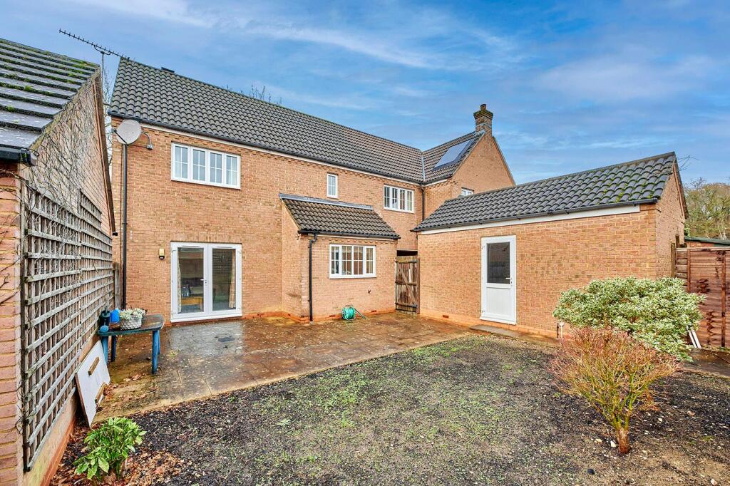 House in East Hertfordshire, Hockerill, Bishop's Stortford - View 2