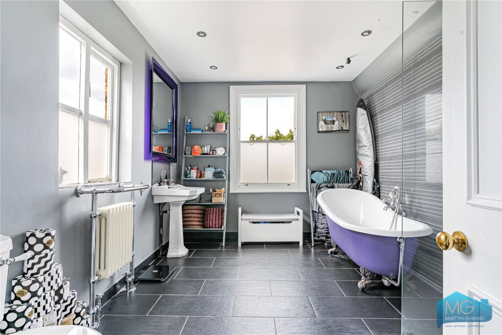 Apartment in London - View 5