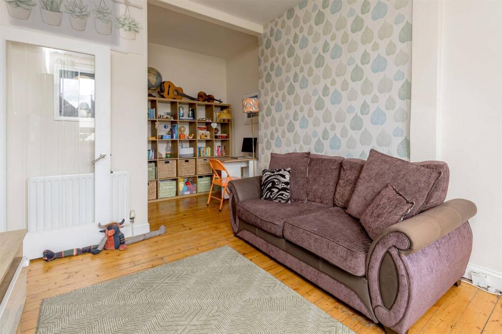 Apartment in Edinburgh, Lorne, Leith - View 4