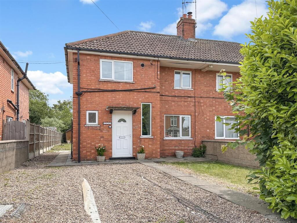 Main image of property: Batch House, London Road, Balderton, Newark