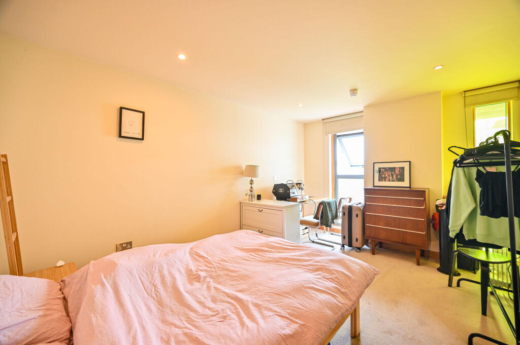 Apartment in London - View 5
