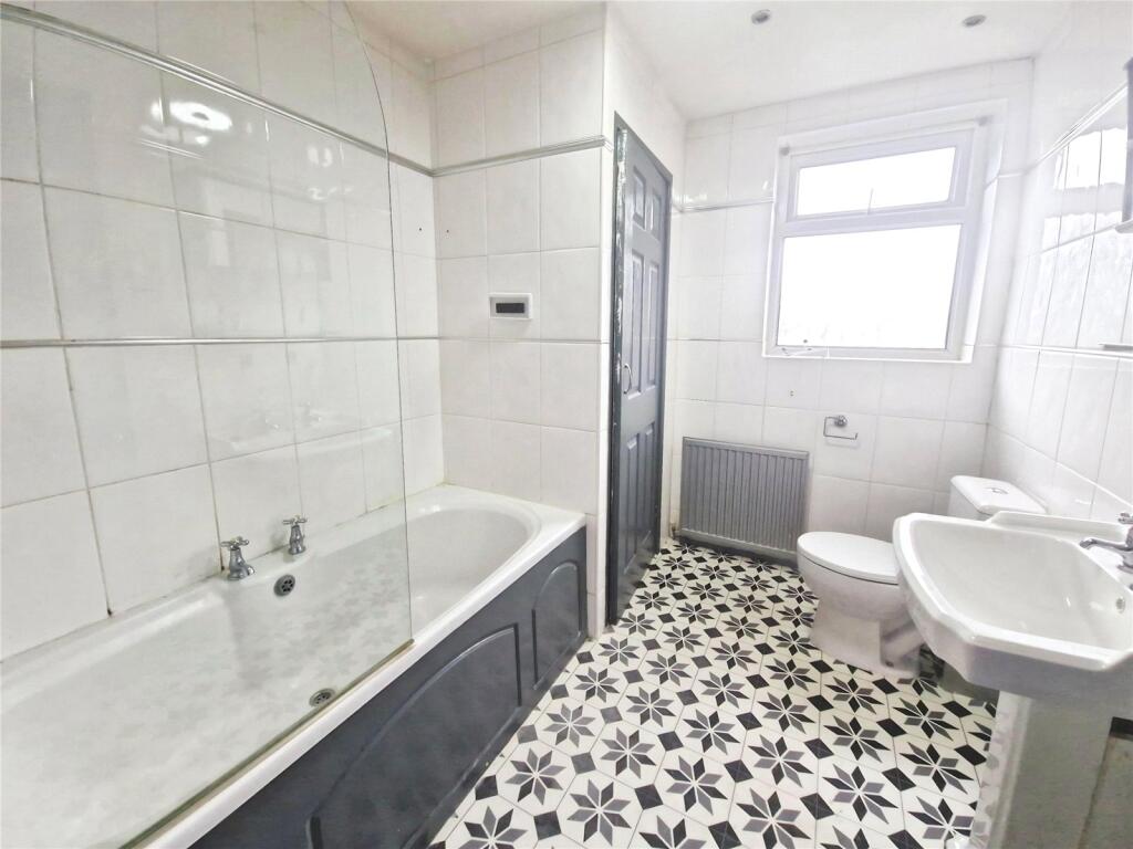 House in Salford, Greater Manchester - View 5