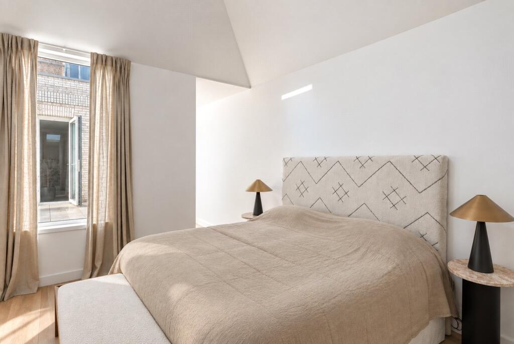 Apartment in London - View 5