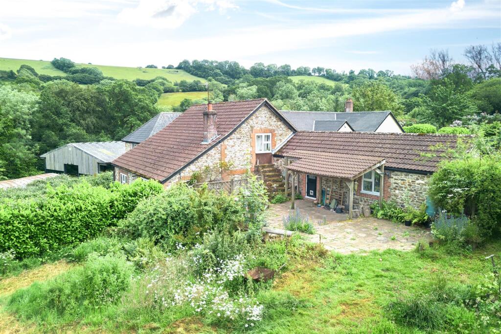 Main image of property: Honiton