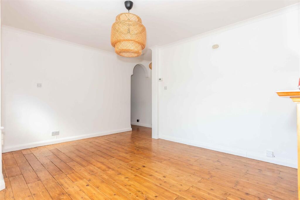 House in Worthing, West Sussex - View 5
